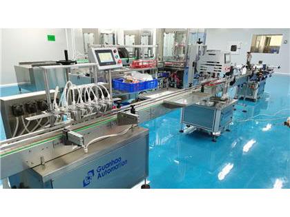 灌裝機，旋蓋機，貼標機，生產(chǎn)車間安裝完成