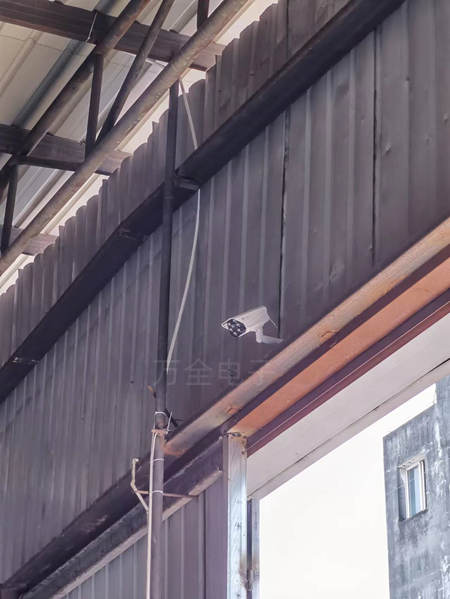 成都高溫紅色預警，倉庫監(jiān)控攝像頭安裝安防工程